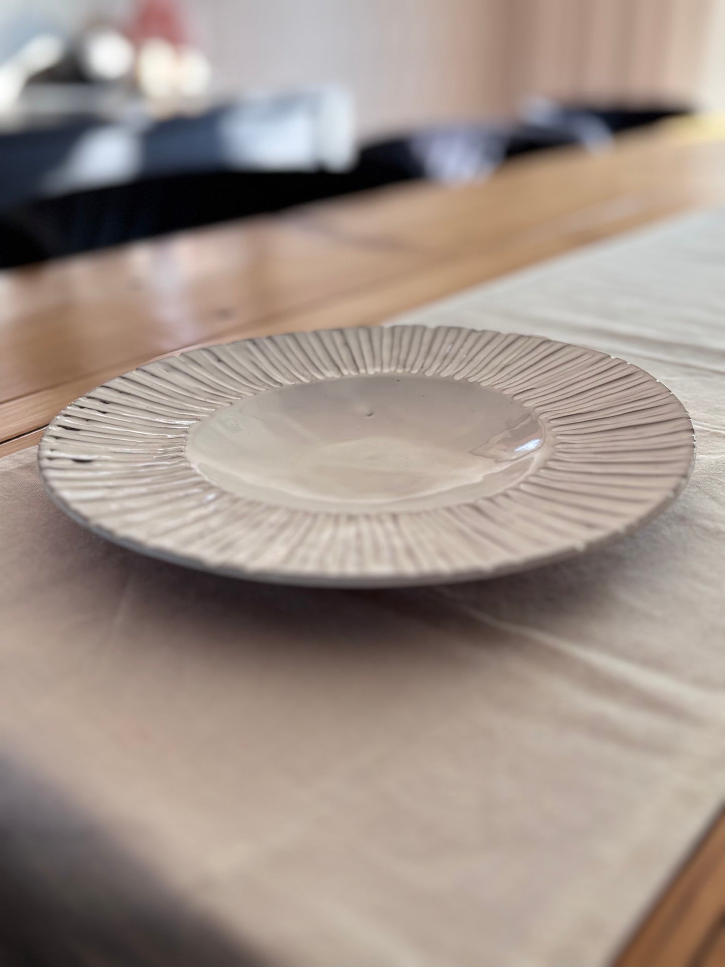 Assiette en grès LINËA